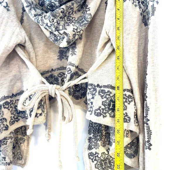 Biya Beige and Blue Women's Embroidered Cardigan - Picture 7 of 7